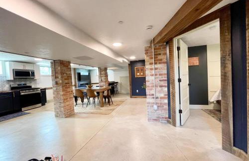 Historical Boiler Maker - Downtown Muskegon - Foto 11