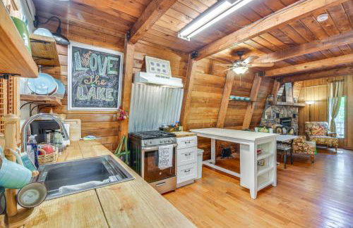 Pet-Friendly Lavonia Cabin, Walk to Lake Hartwell! - Foto 13