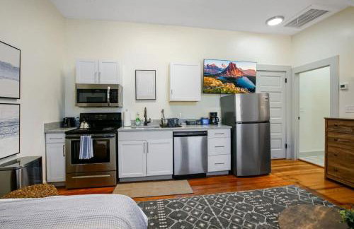 Modern Victorian Studio - Steps to Cleveland Clinic - Foto 13