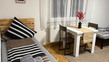 ARCOS Apartment - Geräumige 3-Zimmer-Wohnung mit 8 Einzelbetten - Perfekt für Familien, Gruppen oder Monteure - Foto 3