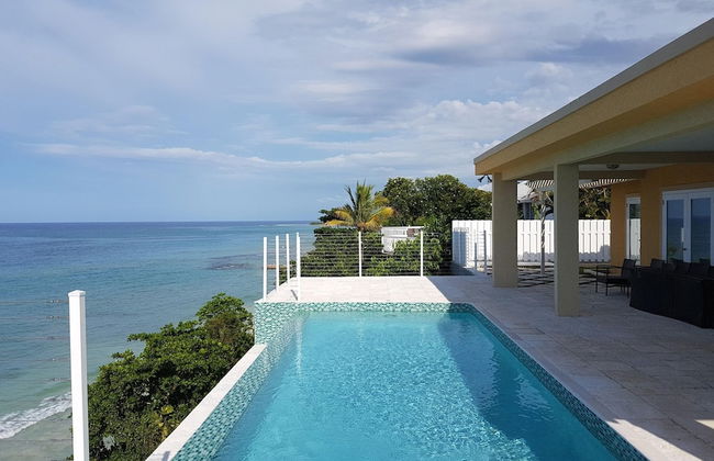 Je Suis Jamaica - 4 B R Beachfront Villa w Staff - Photo 63