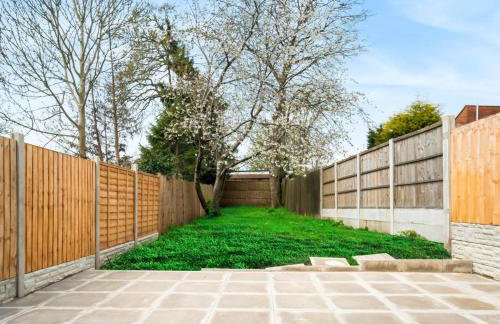 Four Bed House - Sleeps 7 - Garden - Parking - Smart TV 6COK - Photo 38