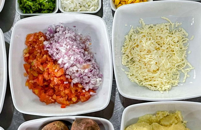 Cooking Class on Santa Cruz Island - Photo 1