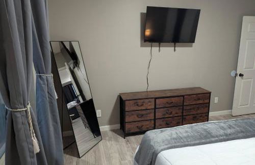 The Junction Cove |2BR Apartment, Walk to Downtown - Photo 4