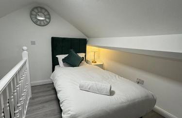 CityBuzz 4 Bedroom House in Nottingham Sleep 7 - Foto 7
