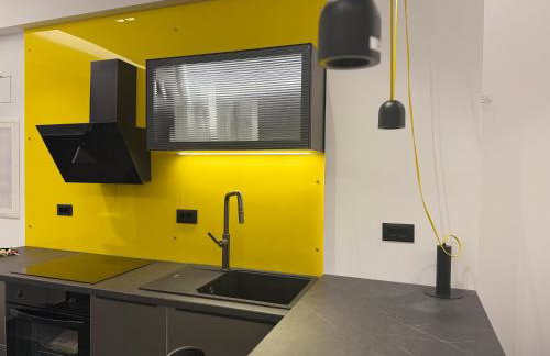 Studio 8 black & Yellow Urban Apartment City Center - Foto 35