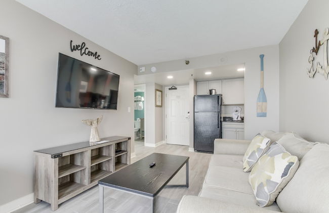 Ocean Front Condos at Patricia Grand - Foto 26