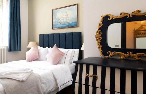 Warm Beachfront Getaway with Winter Ocean Views & Parking - Foto 22