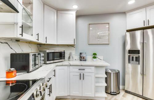 North San Diego Retreat with Deck, Fire Pit Table! - Foto 8