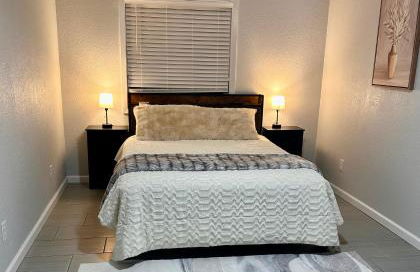 New, Fun-Size Benbow House! - Foto 21