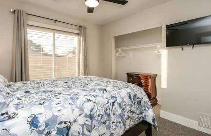 Spectacular Hilltop Home W/resort Like Backyard! - Foto 96