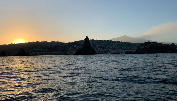 Navigando alla scoperta di Aci Castello