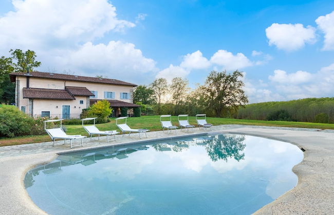 Cascina Moglia 8 1 Emma Villas - Foto 1