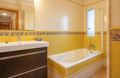 Villa Nogal by Villa Plus - Photo 10