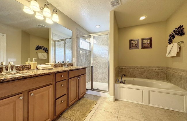 4 Bed 4 Bath With Private Pool/spa 4 Bedroom Home by RedAwning - Foto 41