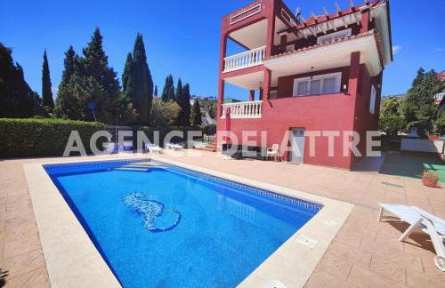 Magnifica Villa privada , 4 dormitorios, 2 baños, piscina, barbacoa, Wifi - ES-389-31 - Foto 1