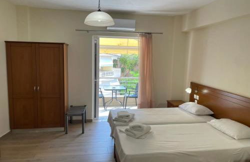 TRIANTAFYLLOY ROOMS - Photo 13