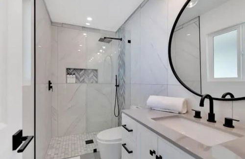 Havana House oasis with pool spa firepit game room and Mountain Views Be away from the city rules - Foto 23