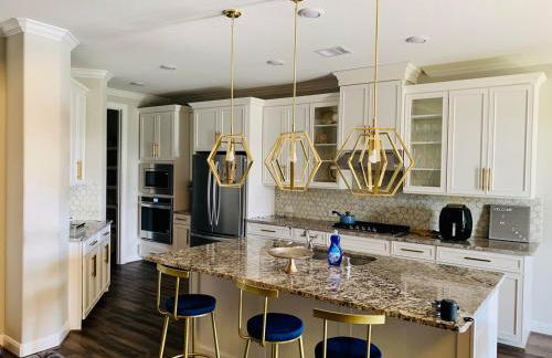 Charming Retreat Modern Luxury Family Sleeps 10 - Foto 19