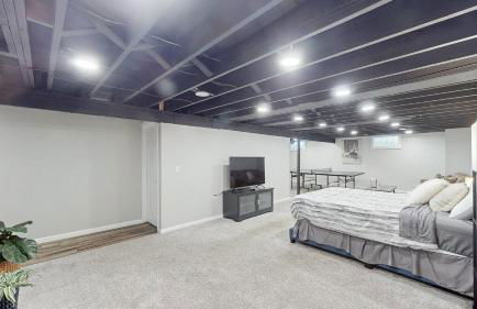 Sideline Sanctuary: Cozy Nights, Game Day Lights - Foto 27