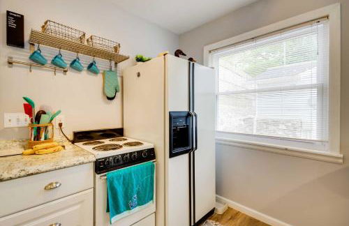 Lakefront Sunrise Beach Home with Private Dock! - Foto 8