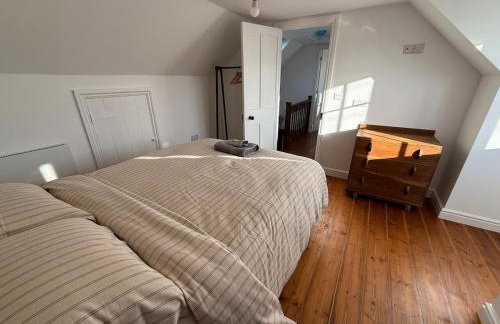 Luxury Cornish House next to Cliffs & Surf Beaches - Photo 13