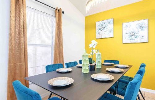 SUPER LUSH- FOAM BEDs w POOL & GAMEs - Foto 12