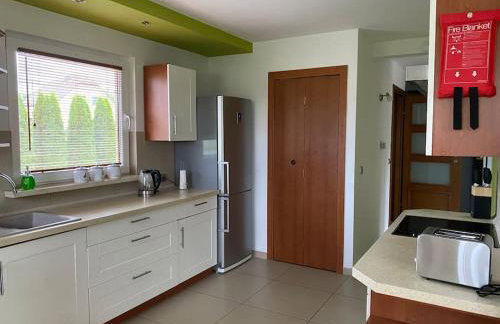 4 Bedroom family house with access to a hot tub - Photo 22
