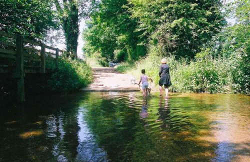 Orchard Cottage cosy rustic comfort just across the fields to a great Pub - Foto 26