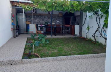 Hamilton House - Photo 32