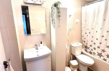 Camp Nou Apartment WiFi - Photo 16