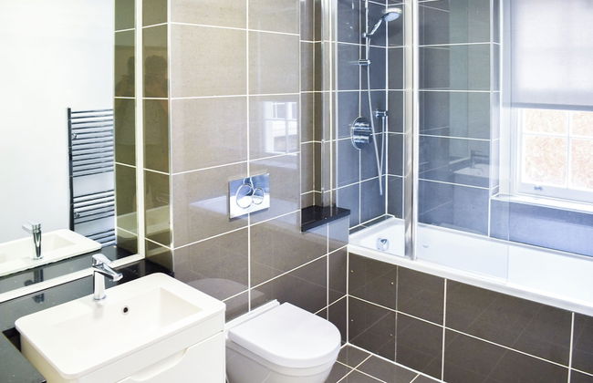 Centrally Located Budget Apartment, 3mins to Tube - Photo 9