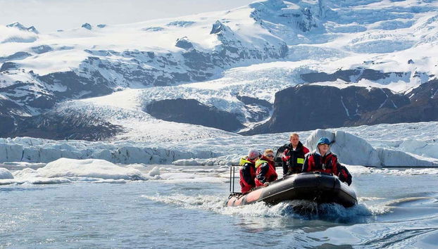 Boat trip around the Fjallsjökull Glacier