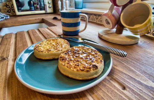 Knocker Cottage is a 3 bedroom made up of 1 double bedroom and 2 small double bedrooms in small village 10 min to beaches - Foto 65