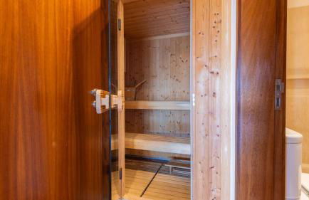 Estoril Oceanview Villa - Photo 9