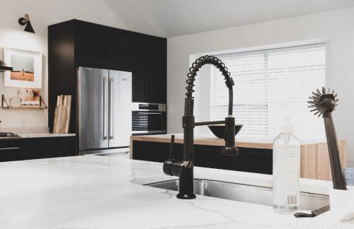 Sophisticated Minimalist Modern Home w/pool and spa - Foto 62