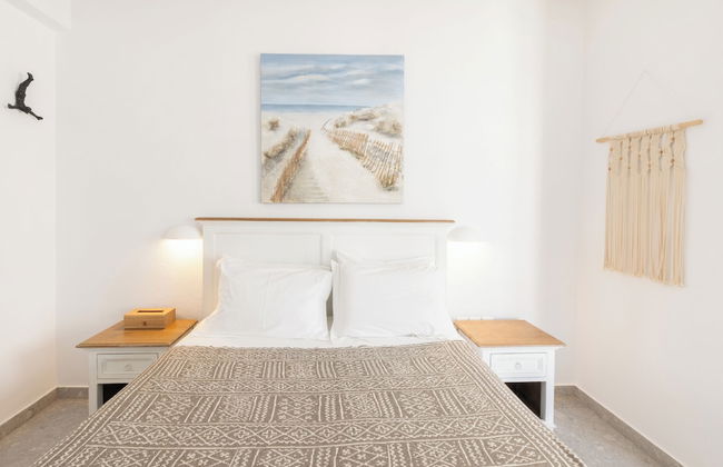 Parosquare Central Suites - Photo 7