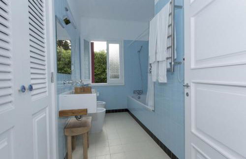 Lake View House - Photo 25