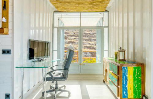 Eco Vineyard Cottage - Fantastic Views - 5 mins drive to Arrieta beach - Foto 9