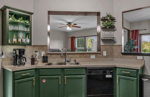 Family Fun Entire 4BR Private Home I-85 Access - Foto 5