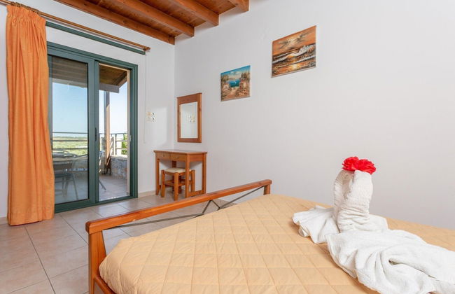 Andreas Beach Villa Large Private Pool Walk to Beach Sea Views A C Wifi Car Not Required - 1654 - Foto 5