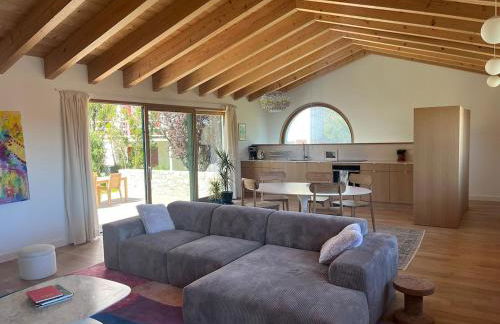 Contemporary Villa with Pool - Foto 1