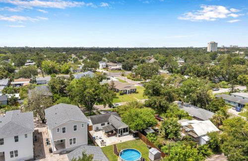 Close to downtown& beach- pool, porch, fenced yard - Foto 32