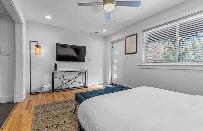 Crescent Furnished Apartments v2 - Photo 7