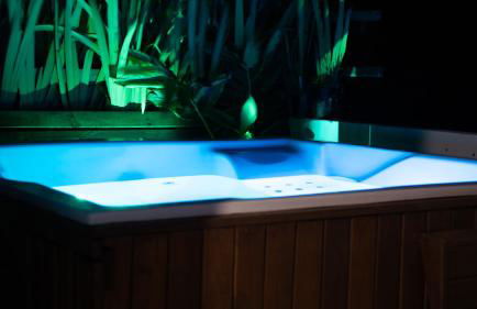 Piscina Aquecida, Jacuzzi, internet veloz, no centro de Serra Grande - Apt Laranja - Vila Pitangueira - Photo 10