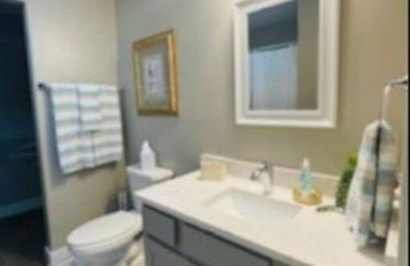 Modern 3-bedroom condo with gas fireplace - Foto 2