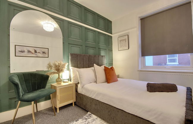 Southsea 4BR Getaway with Private Yard - Foto 11