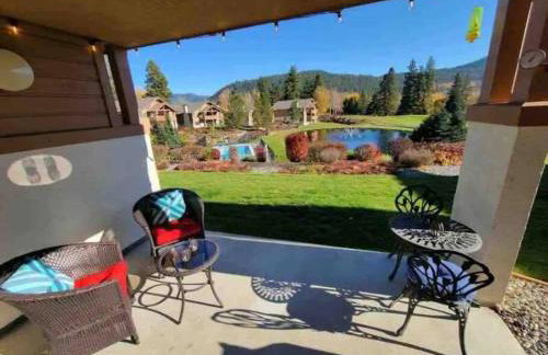 Golf Course View Condo Walk to Town & Pools - Foto 6