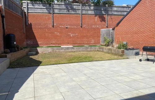 Stunning 4-Bedroom Home - Foto 13