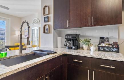 Stylish 2BR Corporate Stay Pool Balcony #2 - Foto 24